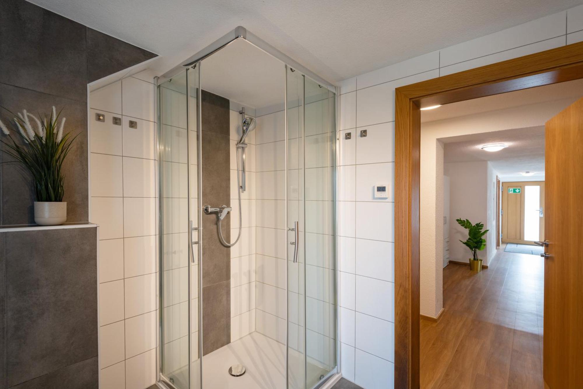 Modernes Apartment - 3 Schlafzimmer - 2 Kostenlose Parkplaetze Fügen Eksteriør billede