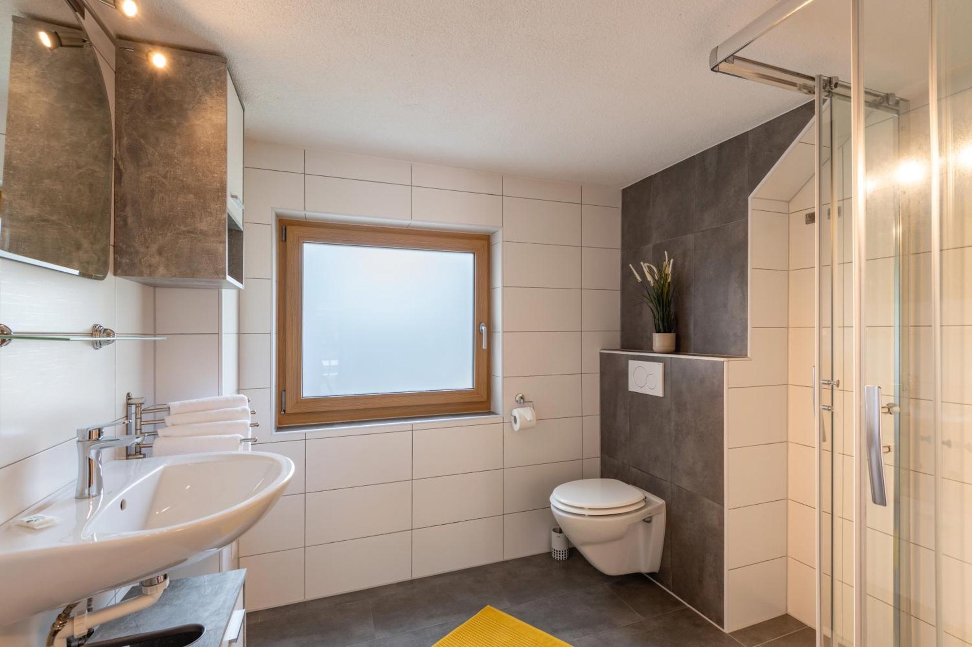 Modernes Apartment - 3 Schlafzimmer - 2 Kostenlose Parkplaetze Fügen Eksteriør billede